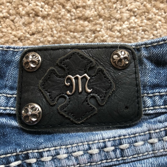 Miss Me Shorts Size 25 - Picture 5 of 6
